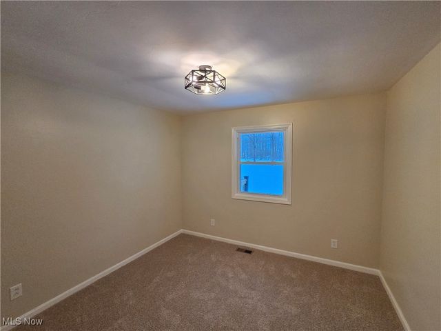 1075 NE River Road, Lake Milton, OH 44429