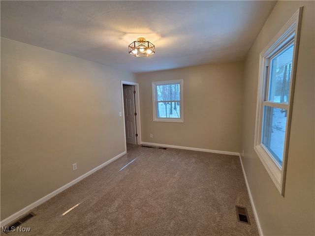 1075 NE River Road, Lake Milton, OH 44429