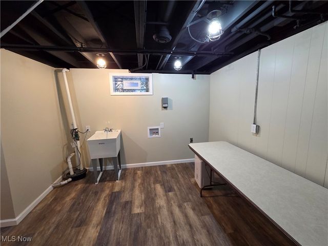 1075 NE River Road, Lake Milton, OH 44429