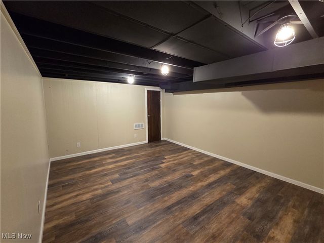 1075 NE River Road, Lake Milton, OH 44429