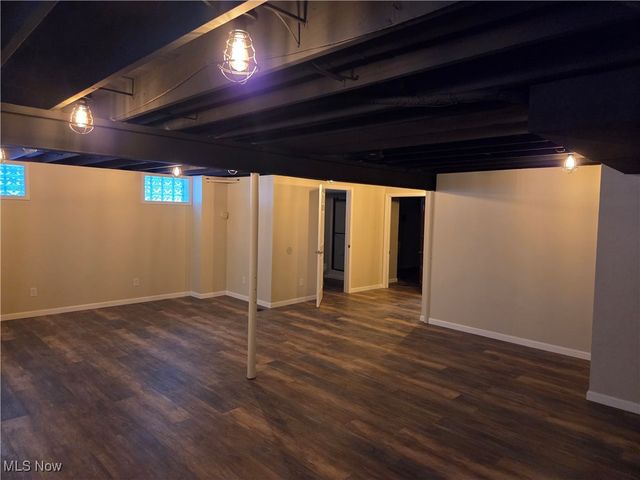 1075 NE River Road, Lake Milton, OH 44429