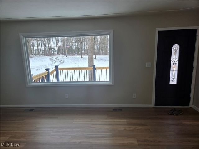 1075 NE River Road, Lake Milton, OH 44429