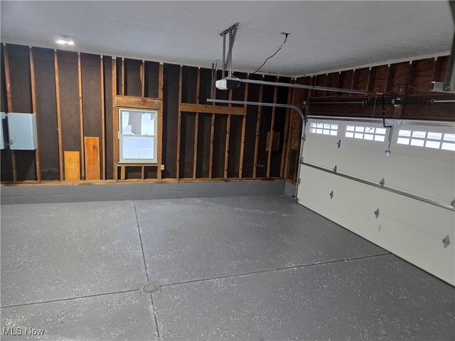 1075 NE River Road, Lake Milton, OH 44429