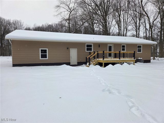 1075 NE River Road, Lake Milton, OH 44429