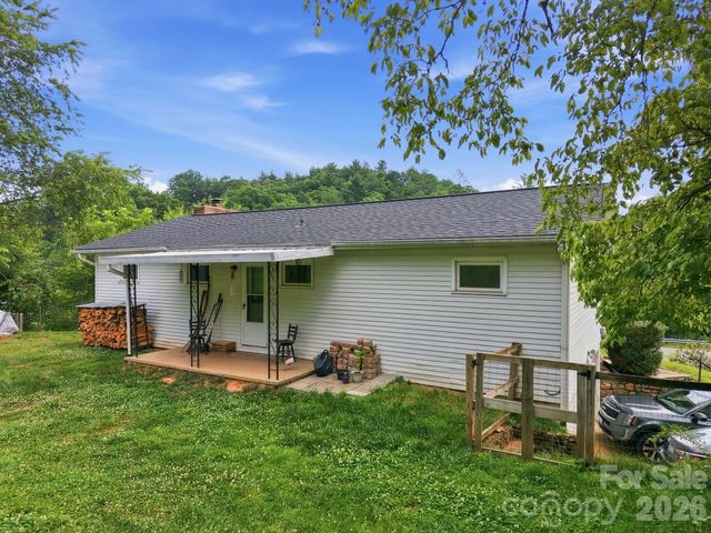 2034 Pisgah Drive, Canton, NC 28716