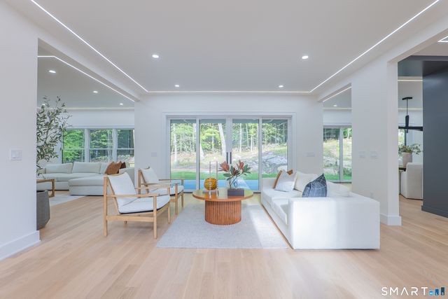 108 Old Farm Road, Weston, CT 06825