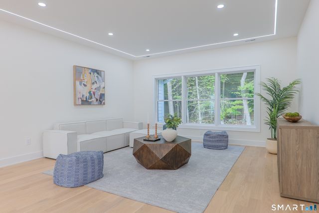 108 Old Farm Road, Weston, CT 06825