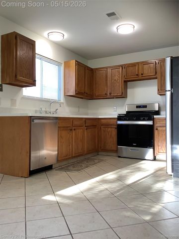 8468 Beatrice, Westland, MI 48185