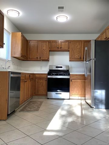8468 Beatrice, Westland, MI 48185
