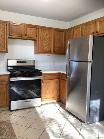 8468 Beatrice, Westland, MI 48185