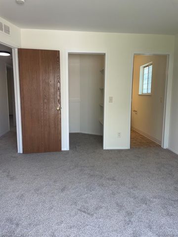 8468 Beatrice, Westland, MI 48185