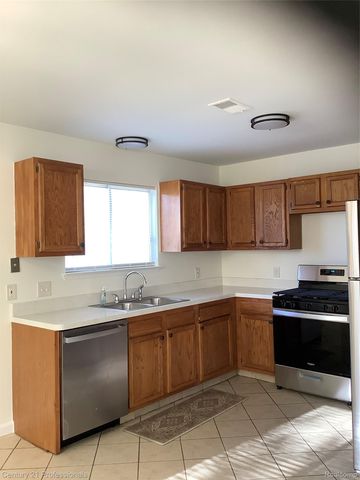 8468 Beatrice, Westland, MI 48185