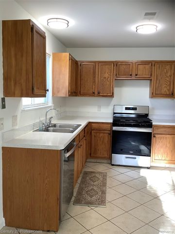 8468 Beatrice, Westland, MI 48185