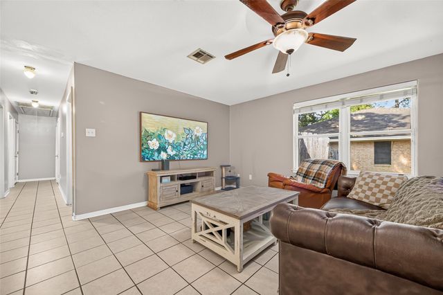149 Hillside Drive, Liberty, TX 77575