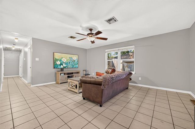 149 Hillside Drive, Liberty, TX 77575
