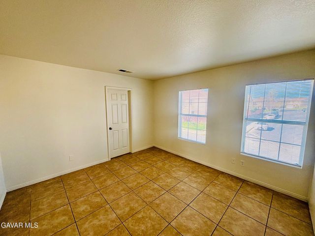40350 Maravilla Drive, Palmdale, CA 93550
