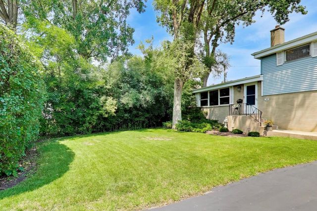1115 Pfingsten Road, Glenview, IL 60025