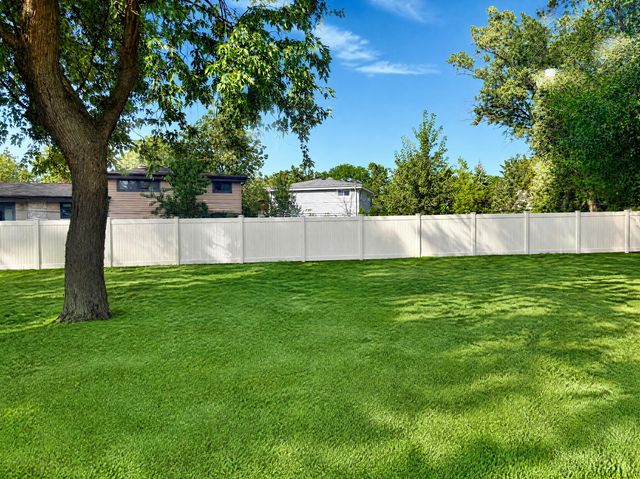 1115 Pfingsten Road, Glenview, IL 60025