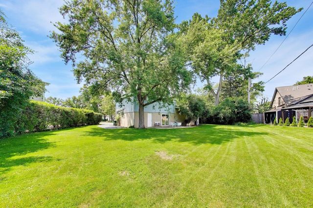 1115 Pfingsten Road, Glenview, IL 60025