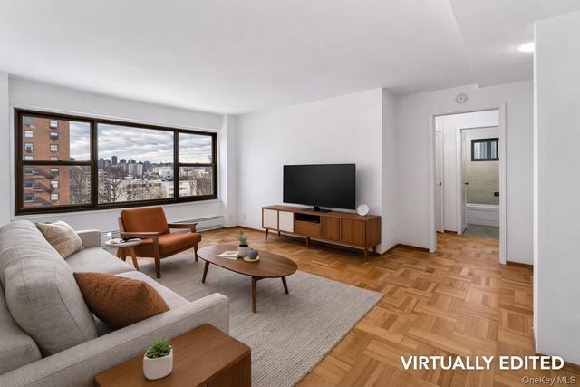 21-80 33rd Road 6B, Astoria, NY 11106