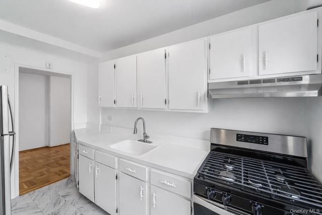 21-80 33rd Road 6B, Astoria, NY 11106