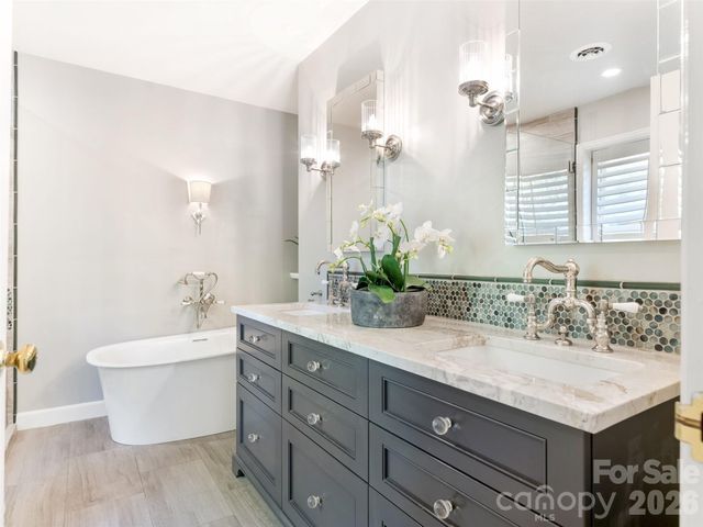 5239 Winding Brook Road, Charlotte, NC 28226