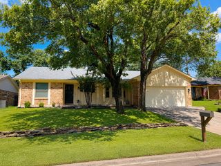 4110 Shamrock Drive, Arlington, TX 76016