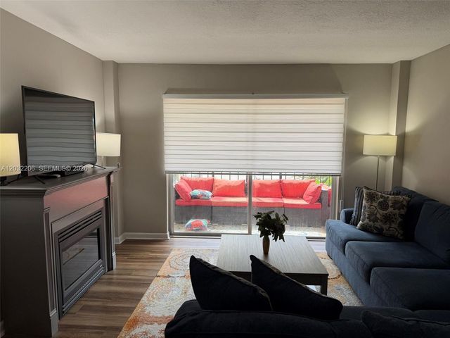 4164 Inverrary Dr 204, Lauderhill, FL 33319
