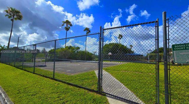 4164 Inverrary Dr 204, Lauderhill, FL 33319