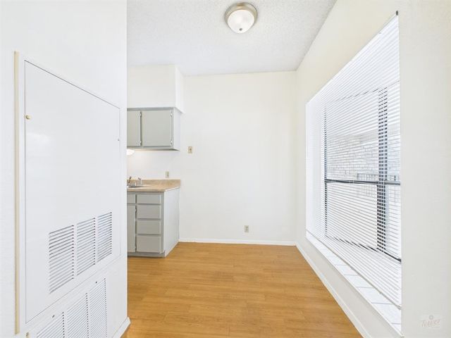 2604 Salado ST 204, Austin, TX 78705
