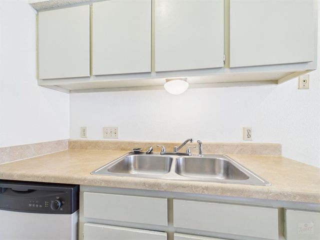 2604 Salado ST 204, Austin, TX 78705