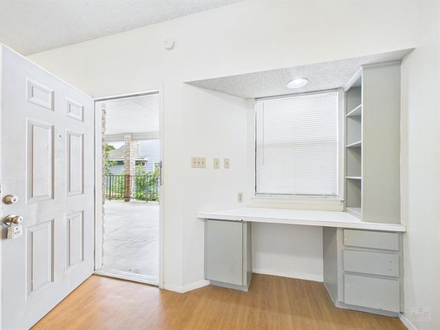 2604 Salado ST 204, Austin, TX 78705