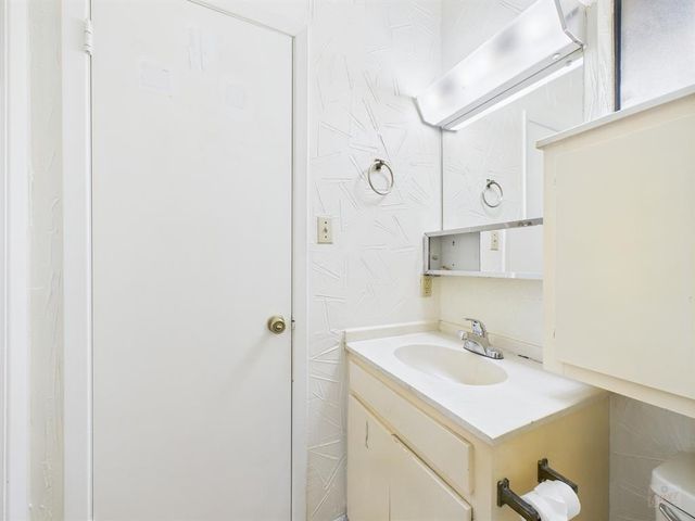 2604 Salado ST 204, Austin, TX 78705