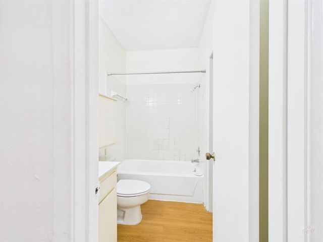 2604 Salado ST 204, Austin, TX 78705