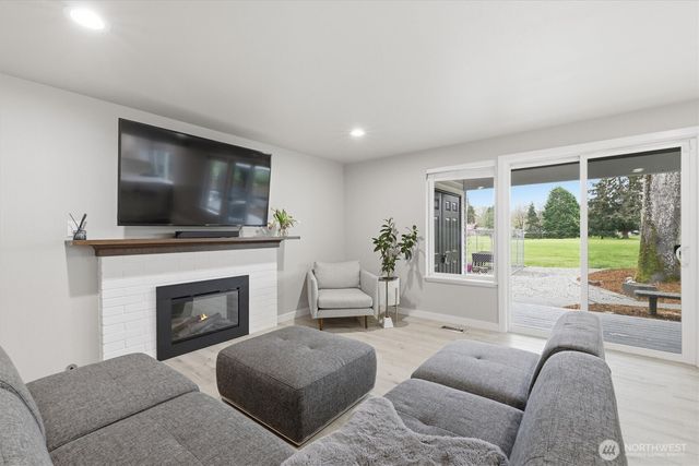 8410 Zircon Drive SW, Lakewood, WA 98498