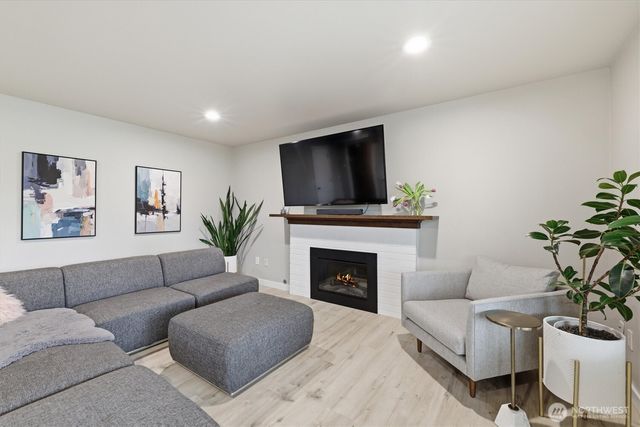 8410 Zircon Drive SW, Lakewood, WA 98498