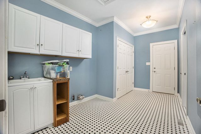 10198 California Street, Crown Point, IN 46307