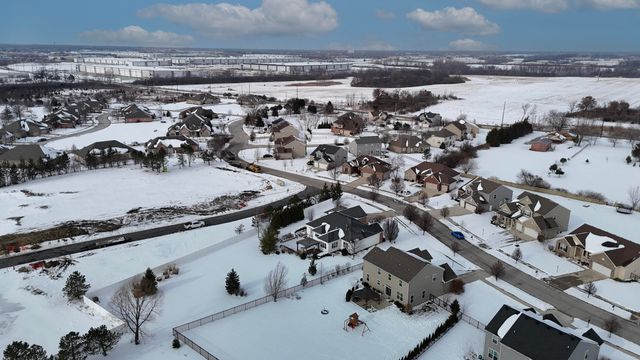 10198 California Street, Crown Point, IN 46307