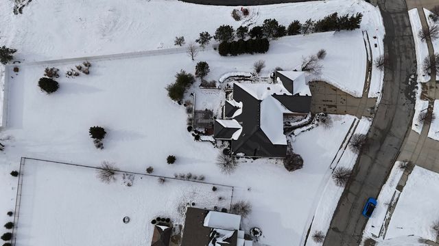 10198 California Street, Crown Point, IN 46307