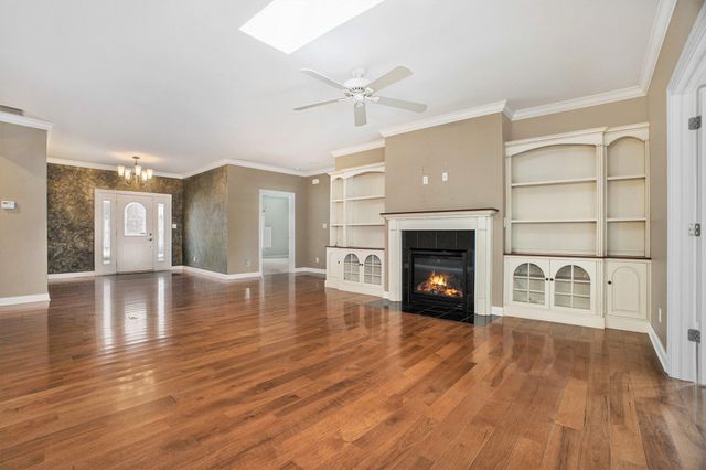 10198 California Street, Crown Point, IN 46307