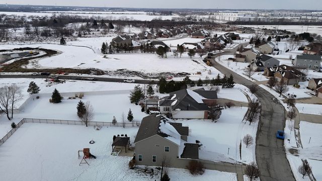 10198 California Street, Crown Point, IN 46307