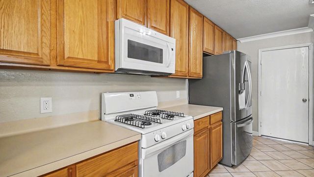 13026 Skyview Bend Drive, Houston, TX 77047