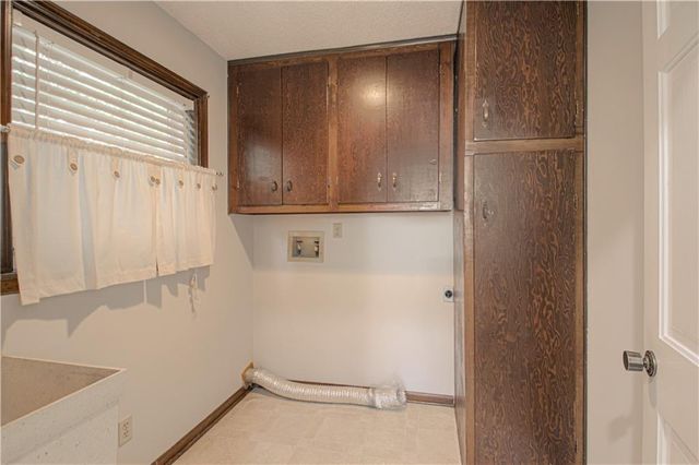 525 E 129th Terrace, Kansas City, MO 64145