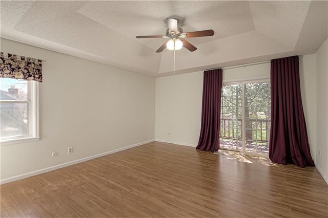 525 E 129th Terrace, Kansas City, MO 64145