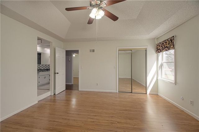 525 E 129th Terrace, Kansas City, MO 64145