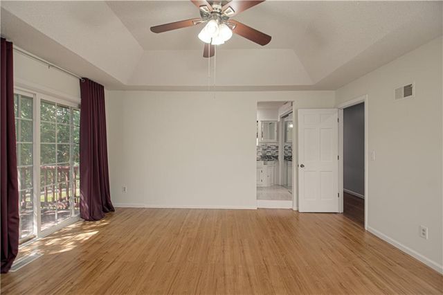 525 E 129th Terrace, Kansas City, MO 64145