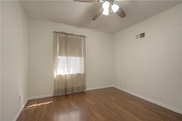 525 E 129th Terrace, Kansas City, MO 64145