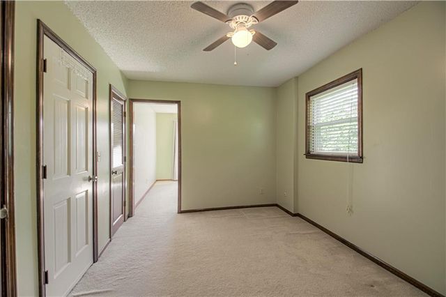 525 E 129th Terrace, Kansas City, MO 64145