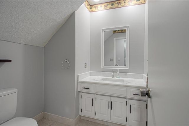 525 E 129th Terrace, Kansas City, MO 64145