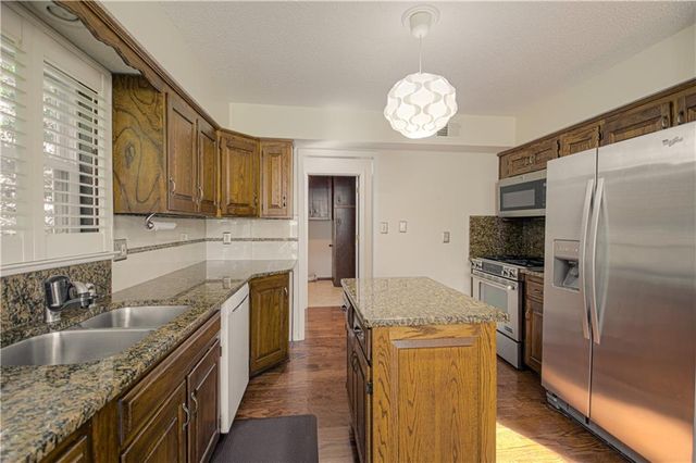 525 E 129th Terrace, Kansas City, MO 64145